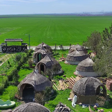 Kemping La Colibe, Catun Arhaic Ecologic *