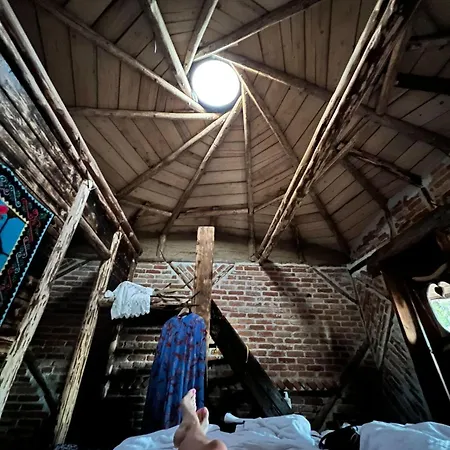 Kemping La Colibe, Catun Arhaic Ecologic