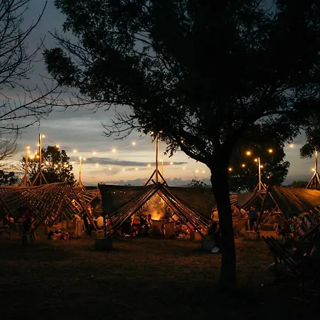 キャンプ場 La Colibe, Catun Arhaic Ecologic