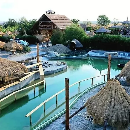 La Colibe, Catun Arhaic Ecologic Кемпинг Корбу