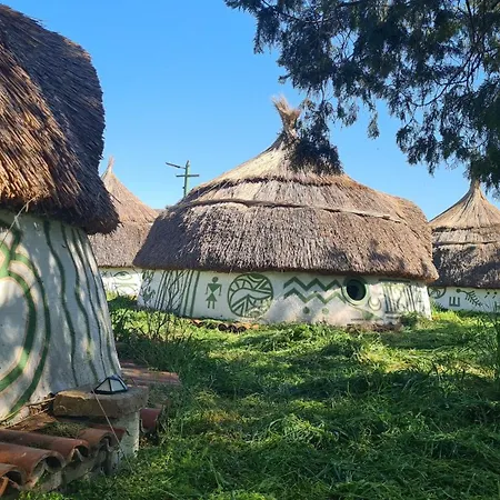 Кемпинг La Colibe, Catun Arhaic Ecologic Корбу
