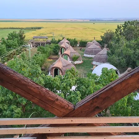 Кемпинг La Colibe, Catun Arhaic Ecologic Корбу