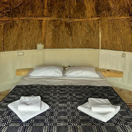 Кемпинг La Colibe, Catun Arhaic Ecologic Корбу