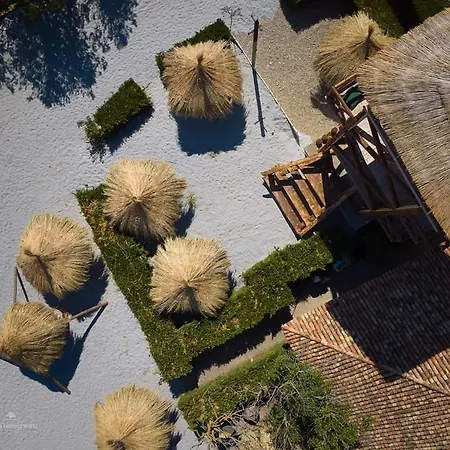 Кемпинг La Colibe, Catun Arhaic Ecologic Корбу