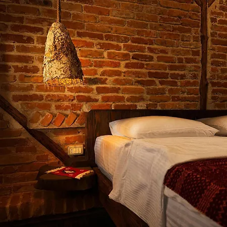 La Colibe, Catun Arhaic Ecologic Кемпинг *