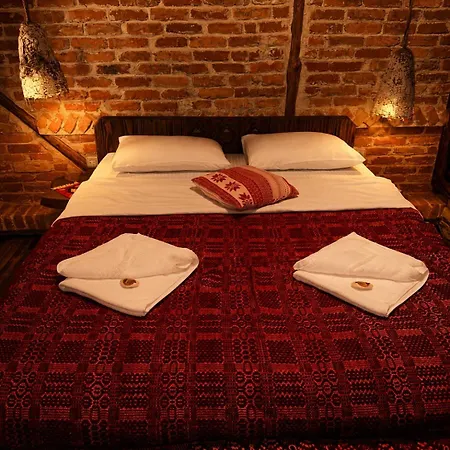 キャンプ場 La Colibe, Catun Arhaic Ecologic *